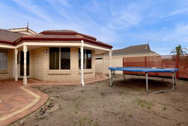 House For Sale - WA - Falcon - 6210 - Spacious Family Living with Endless Potential in a Sought-After Location  (Image 2)