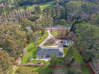 House For Sale - NSW - Bowral - 2576 - Where Convenience & Lifestyle Meet  (Image 2)