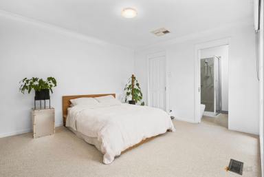 House For Lease - VIC - Parkdale - 3195 - Sun-Filled, Private & Perfectly Positioned (Image 2)