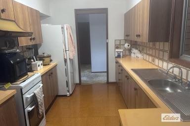 House Leased - NSW - Taree - 2430 - Comfortable 2 Bedroom Home with Sunroom & Rear Access  (Image 2)