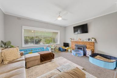 House For Sale - NSW - Buronga - 2739 - HOME OWNERSHIP NOT JUST A DREAM!  (Image 2)