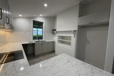 House For Lease - NSW - Glen Oak - 2320 - CHARMING COUNTRY COTTAGE  (Image 2)