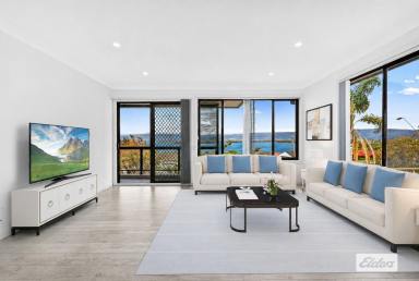 House For Lease - NSW - Lake Heights - 2502 - Renovated Home with Uninterrupted Lake Views (Image 2)