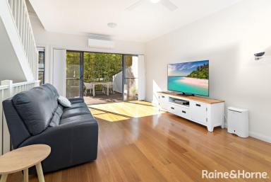 Townhouse For Sale - NSW - Kiama - 2533 - Luxurious Coastal Living Opposite Kiama's Iconic Surf Beach  (Image 2)