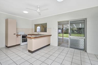 House For Lease - QLD - Bentley Park - 4869 - UNFURNISHED HOME WITH A LARGE SHED IN BENTLEY PARK!  (Image 2)