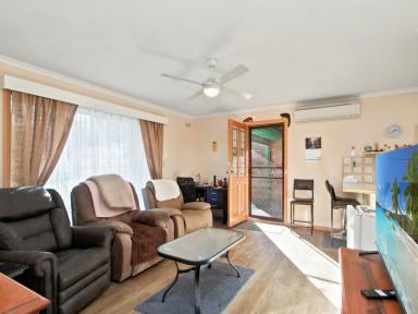 House For Sale - VIC - Bairnsdale - 3875 - CONVIENIENCE YOU WILL APPRECIATE EVERYDAY  (Image 2)