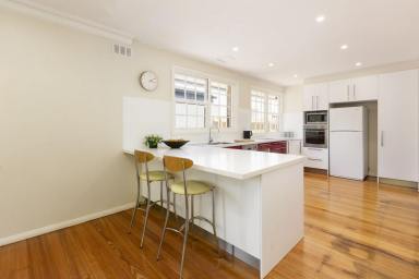 House Leased - VIC - Mount Waverley - 3149 - Ideal Mount Waverley Family Home Available for Rent (Image 2)