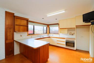 House For Lease - TAS - Longford - 7301 - FLEXIBLE FAMILY LIVING IN LONGFORD  (Image 2)