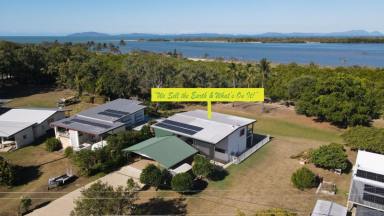 House For Sale - QLD - Taylors Beach - 4850 - JUST WOW - LARGELY RENOVATED BEACH HOME! (Image 2)
