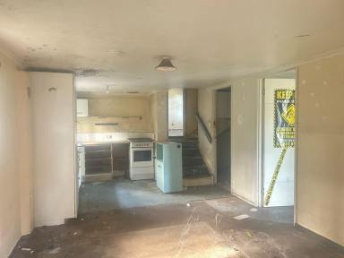 House For Sale - QLD - Macleay Island - 4184 - Opportunity Awaits  (Image 2)