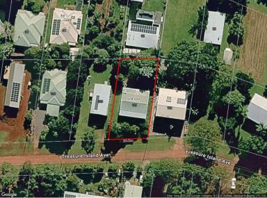 House For Sale - QLD - Karragarra Island - 4184 - Dual Living Opportunity Just Minutes from the Ferry (Image 2)