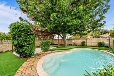 House For Sale - WA - Queens Park - 6107 - The Ultimate Hole in One. R60 Zoned Character Stunner  (Image 2)
