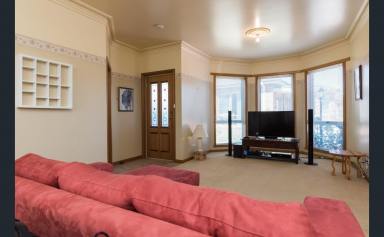 Unit For Lease - TAS - Wynyard - 7325 - Spacious 2-bedroom unit in the heart of Wynyard  (Image 2)
