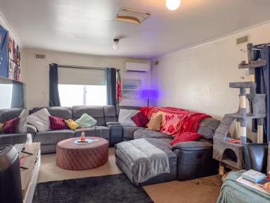 House For Sale - VIC - Swan Hill - 3585 - Affordable Investment Opportunity in a Court Location  (Image 2)