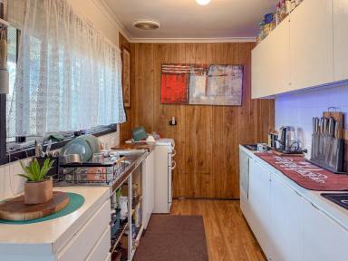 House For Sale - VIC - Swan Hill - 3585 - Affordable Investment Opportunity in a Court Location  (Image 2)