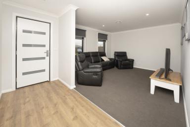 House For Sale - VIC - Swan Hill - 3585 - 4 Bed Family Home with a Shed  (Image 2)