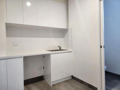 House For Lease - VIC - Werribee - 3030 - Move into a Modern Near-Brand-New Home Today! (Image 2)