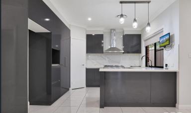 House For Lease - NSW - Tamworth - 2340 - Beautiful Family Home in Sought-After East Tamworth  (Image 2)