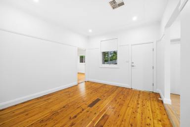 House For Lease - NSW - Tamworth - 2340 - MODERN FAMILY HOME  (Image 2)