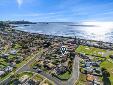 House For Sale - TAS - West Ulverstone - 7315 - Investment Opportunity Just Moments from the Beach  (Image 2)