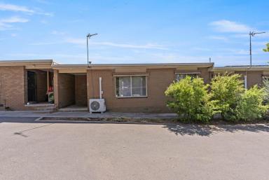 Unit For Sale - VIC - Ironbark - 3550 - Low-Maintenance Living Moments from the CBD  (Image 2)