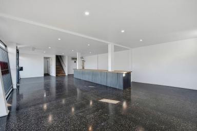Showrooms/Bulky Goods For Sale - VIC - Golden Square - 3555 - Prime Golden Square Location  (Image 2)