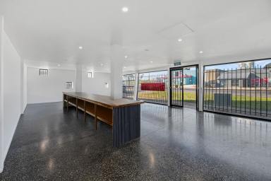 Showrooms/Bulky Goods For Sale - VIC - Golden Square - 3555 - Prime Golden Square Location  (Image 2)