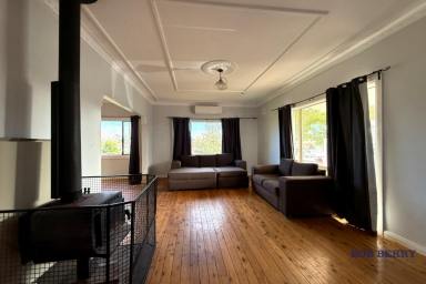 House For Lease - NSW - Dubbo - 2830 - Renovated Home in Sought After South  (Image 2)