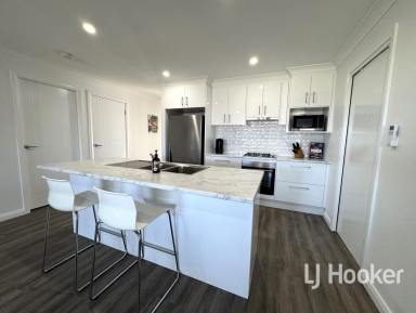 Duplex/Semi-detached For Lease - NSW - Inverell - 2360 - Modern Comfort in a Quality Duplex  (Image 2)