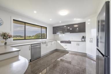 House For Sale - NSW - Grafton - 2460 - ROOM TO GROW - VIEWS TO MATCH  (Image 2)