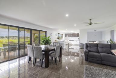 House For Sale - NSW - Grafton - 2460 - GENUINE SCALE THATS HARD TO FIND (Image 2)