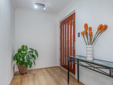 House For Sale - WA - Greenmount - 6056 - 282m2 of living - 580m2 lot including driveway (Image 2)