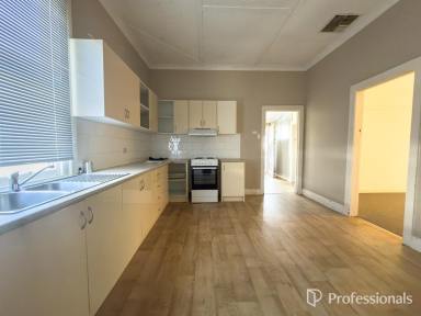 House For Lease - NSW - North Tamworth - 2340 - 111 Johnston Street, North Tamworth (Image 2)