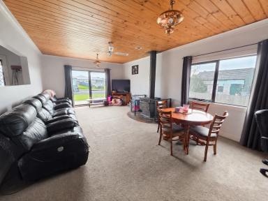 House For Sale - TAS - Somerset - 7322 - Relaxed Living in the Heart of Somerset  (Image 2)