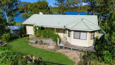 House For Sale - QLD - Macleay Island - 4184 - Absolute Waterfront, Exceptional Bay Views & Single-Level Living (Image 2)