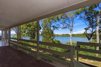 House For Sale - QLD - Macleay Island - 4184 - Absolute Waterfront, Exceptional Bay Views & Single-Level Living (Image 2)
