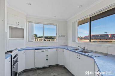 House For Lease - TAS - Huntingfield - 7055 - Comfortable Family Living (Image 2)