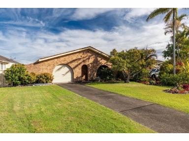 House For Sale - NSW - Forster - 2428 - Original, Immaculate & Packed with Potential (Image 2)