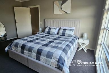 House For Lease - VIC - Metung - 3904 - WHERE EVERY DAY FEELS LIKE A HOLIDAY (Image 2)