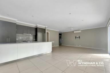 House Leased - VIC - Metung - 3904 - WHERE EVERY DAY FEELS LIKE A HOLIDAY (Image 2)