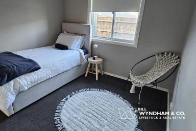 House For Lease - VIC - Metung - 3904 - WHERE EVERY DAY FEELS LIKE A HOLIDAY (Image 2)