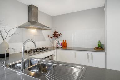 House For Sale - WA - Hamilton Hill - 6163 - Modern Street Front 3x2 with Study | No Strata Fees (Image 2)