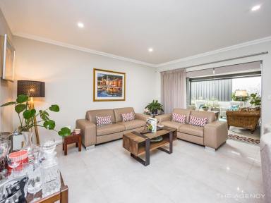 House For Sale - WA - Dianella - 6059 - MODERN, SPACIOUS TOWNHOUSE - PREMIUM LOCATION  (Image 2)