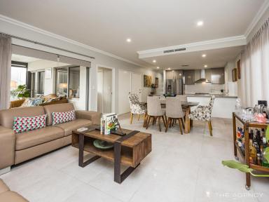 House For Sale - WA - Dianella - 6059 - MODERN, SPACIOUS TOWNHOUSE - PREMIUM LOCATION  (Image 2)