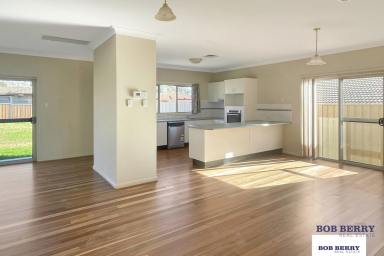 House For Lease - NSW - Dubbo - 2830 - Spacious 5-Bedroom Family Home in Sought-After Eastridge Estate (Image 2)