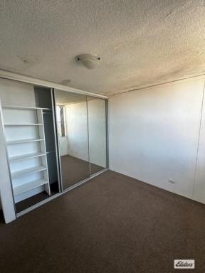 Unit For Lease - NSW - Wollongong - 2500 - CENTRAL CBD, RENOVATED 2 BEDROOM UNIT (Image 2)