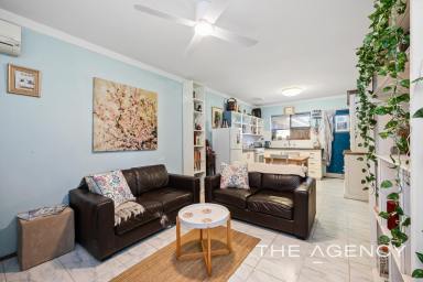 Unit For Sale - WA - Shoalwater - 6169 - Coastal Simplicity in Shoalwater (Image 2)