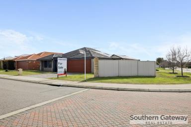 House For Sale - WA - Bertram - 6167 - FAMILY COMFORT WITH SIDE ACCESS & MODERN FEATURES  (Image 2)