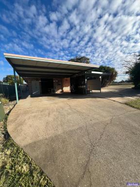 Duplex/Semi-detached For Lease - QLD - Kingaroy - 4610 - Spacious, Accessible 4 bedroom Family Home with Solar & Modern Comforts (Image 2)