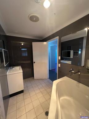 Duplex/Semi-detached For Lease - QLD - Kingaroy - 4610 - Spacious, Accessible 4 bedroom Family Home with Solar & Modern Comforts (Image 2)